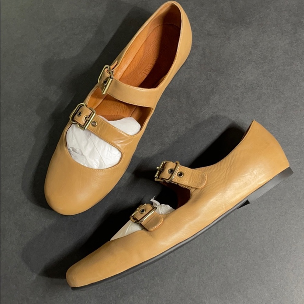 New in Box Gentle Souls Double Bet Soft Leather Flats Shoes w/ Expandable Strap